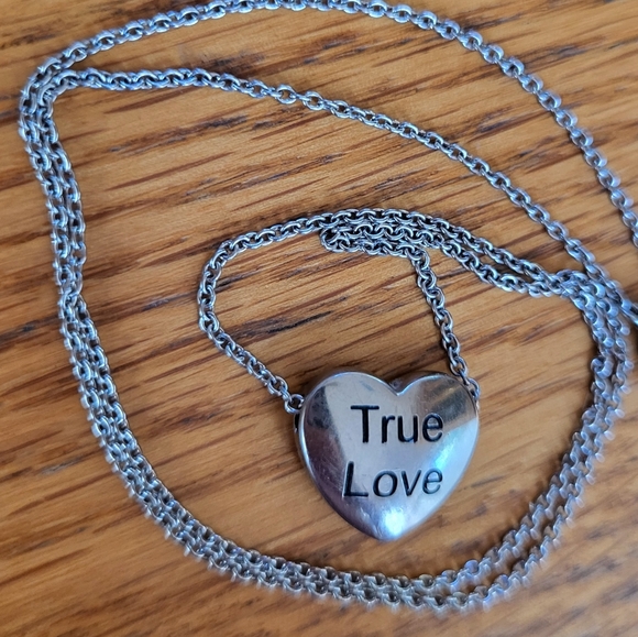 Disney Mickey and Minnie necklace - Picture 5 of 5